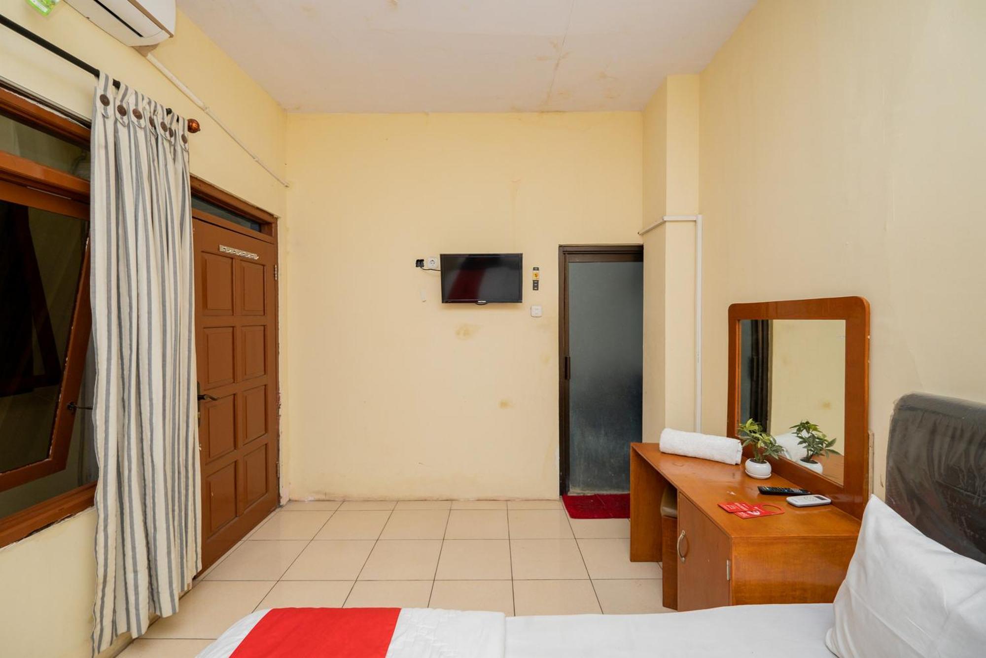 Reddoorz Syariah At Danau Maninjau Sawojajar Hotel Malang Exterior photo