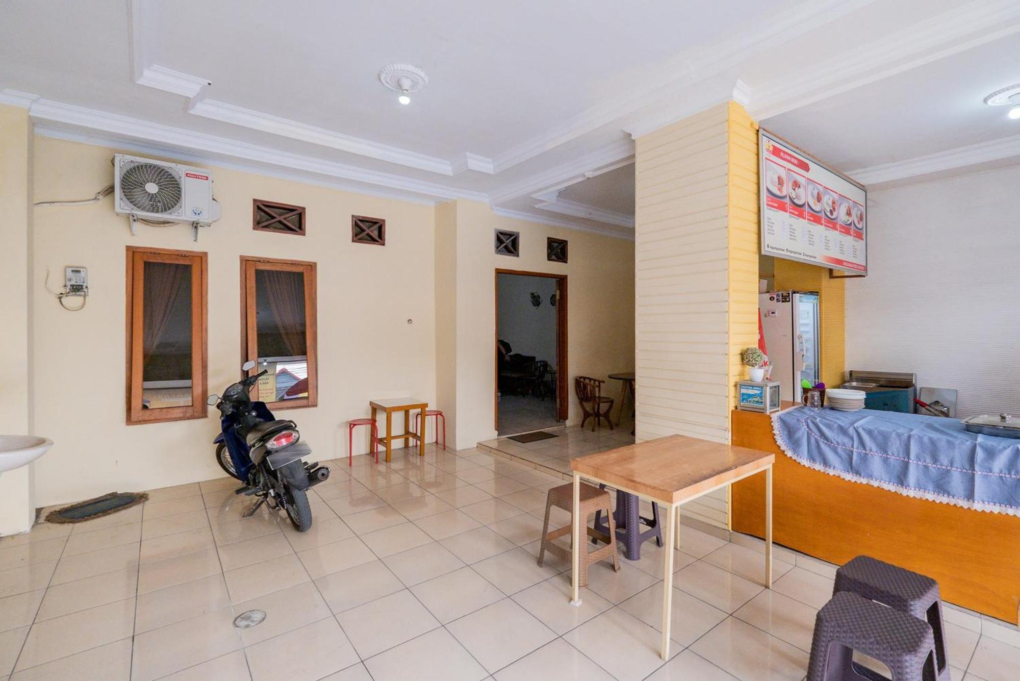 Reddoorz Syariah At Danau Maninjau Sawojajar Hotel Malang Exterior photo